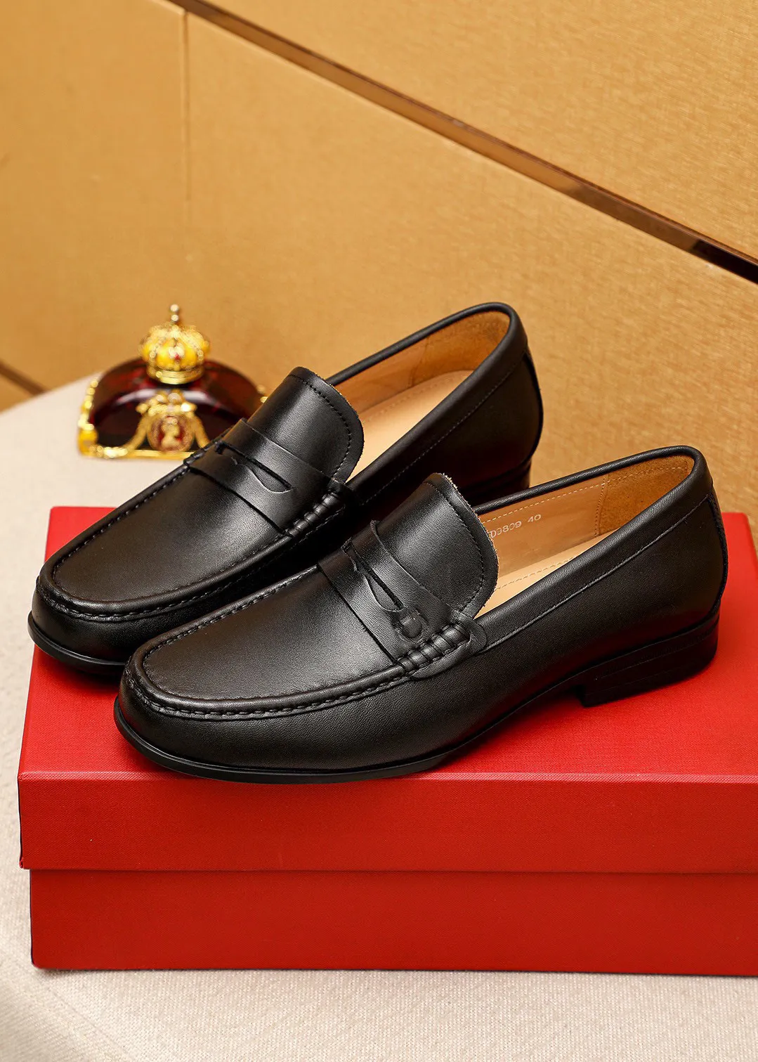 Men's shoes 💰480 💐 Product trademark: Ferragamo "Ferragamo" casual leather shoes Regular size: 38-44 (45🉑️customized) Product materials: Selected imported first-layer calfskin upper, imported water-dyed cowhide leather lining. Strong three-dimensional visual effect, original outsole color: 3⃣️seed leather materials available